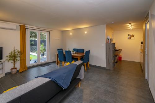 Living / Dining / Kitchen